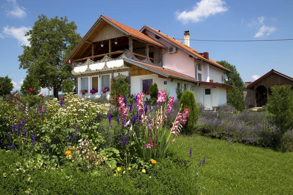 Lavanda Farm Apartmani Rakovica Ruang foto