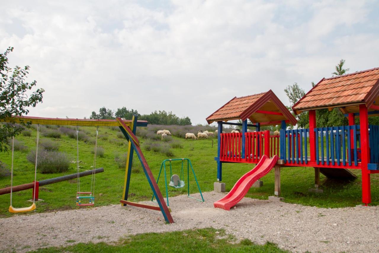 Lavanda Farm Apartmani Rakovica Bagian luar foto